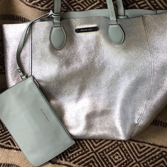 Michael Kors Reversible Tote - Picture 4 of 8